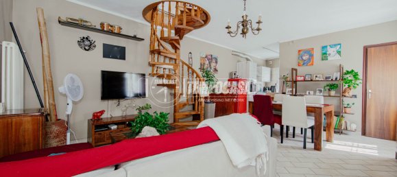 Дом с 3 комнатами в Магерно, Италия № 347098 2