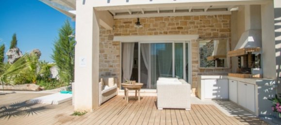 3 bedrooms Villa in Heraklion, Greece No. 203 5