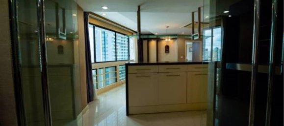 Кондоминиум  с 3 спальнями в Клонг Тоэй, Таиланд № 57910 18