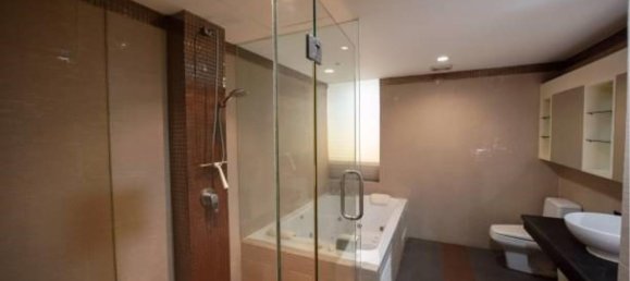 Кондоминиум  с 3 спальнями в Клонг Тоэй, Таиланд № 57910 5