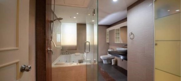 Кондоминиум  с 3 спальнями в Клонг Тоэй, Таиланд № 57910 9