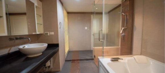 Кондоминиум  с 3 спальнями в Клонг Тоэй, Таиланд № 57910 16