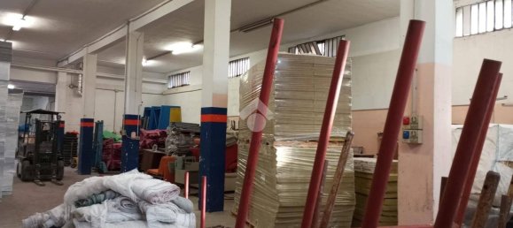 421m² Commercial property in Brescia, Italy No. 121055 9