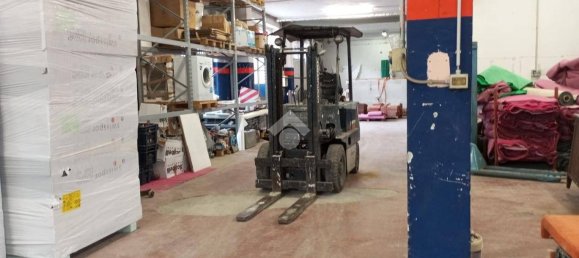 421m² Commercial property in Brescia, Italy No. 121055 5