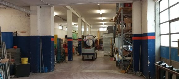 421m² Commercial property in Brescia, Italy No. 121055 17