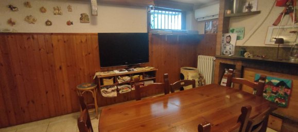 4-salle Villa à San Fermo della Battaglia, Italy No. 300078 8