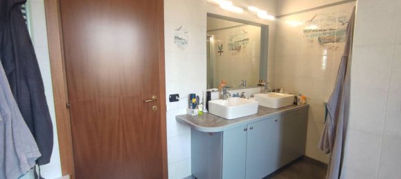 4-salle Villa à San Fermo della Battaglia, Italy No. 300078 21