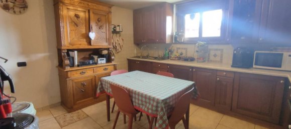 4-salle Villa à San Fermo della Battaglia, Italy No. 300078 9