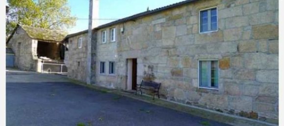 5 bedrooms House in Lugo, Spain No. 185001 2