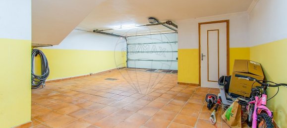 4 bedrooms House in Rio de Mouro, Portugal No. 49109 25