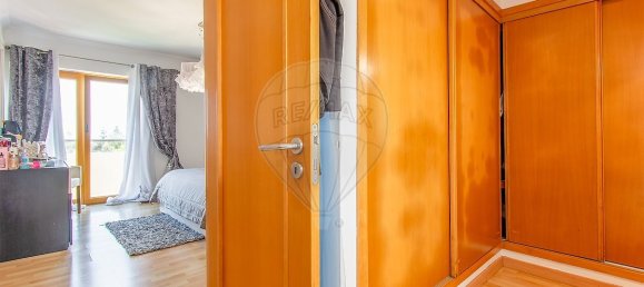 4 bedrooms House in Rio de Mouro, Portugal No. 49109 14