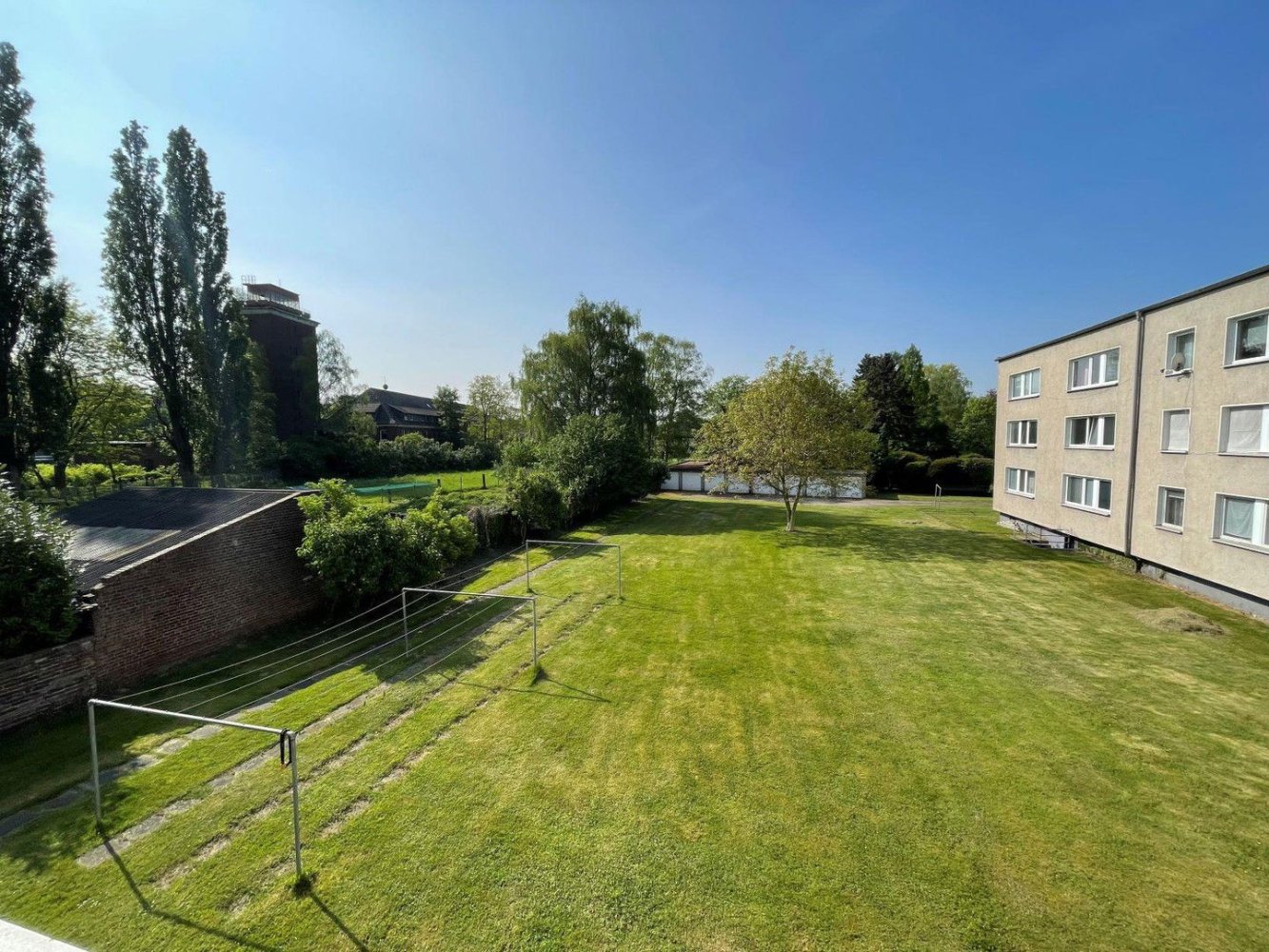 1800m² Land in Duisburg, Germany No. 277949