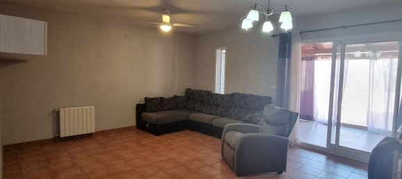 3 bedrooms House in Manises, Spain No. 28446 5