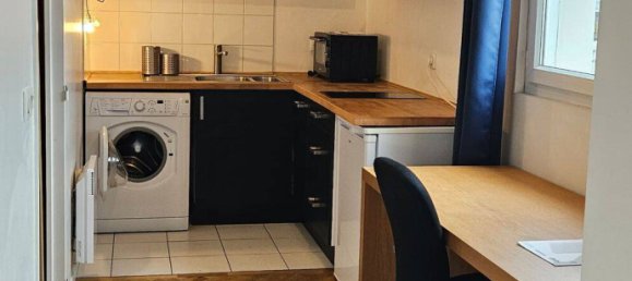 Studio in Paris, France No. 327817 3