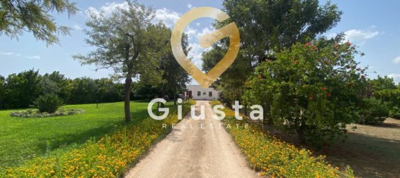 5 bedrooms Villa in Mesagne, Italy No. 327718 32