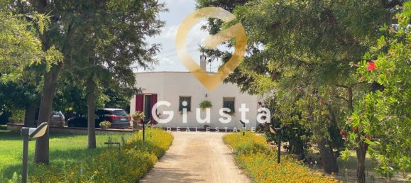 5 bedrooms Villa in Mesagne, Italy No. 327718 3