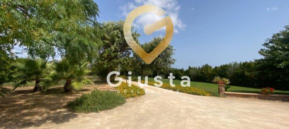 5 bedrooms Villa in Mesagne, Italy No. 327718 4