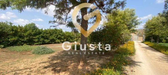 5 bedrooms Villa in Mesagne, Italy No. 327718 12