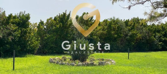 5 bedrooms Villa in Mesagne, Italy No. 327718 10