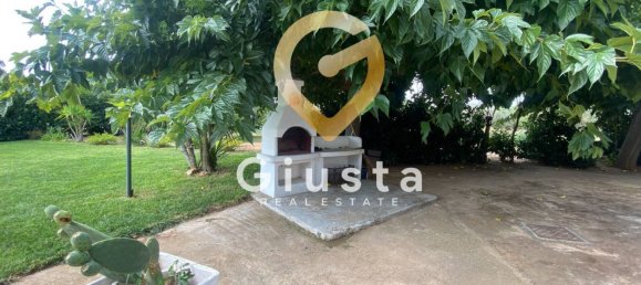 5 bedrooms Villa in Mesagne, Italy No. 327718 11