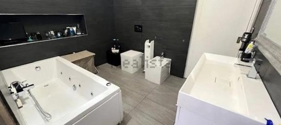 Квартира с 4 комнатами в Бриндизи, Италия № 260444 3