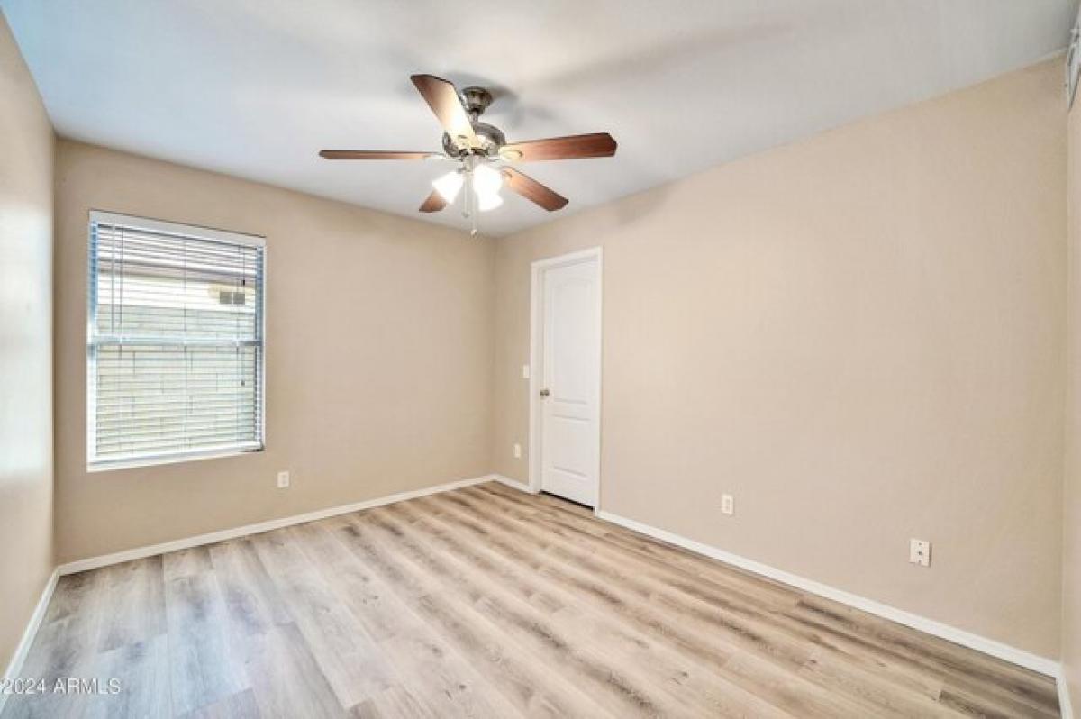 Дом с 3 спальнями в Glendale, США № 258935