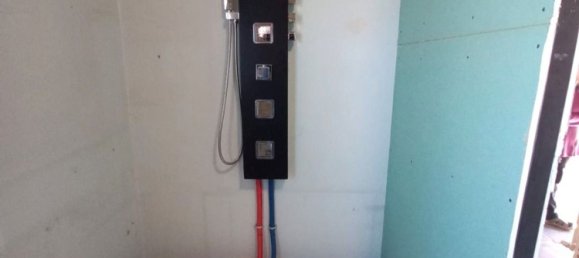 5 bedrooms House in Medicina, Italy No. 337790 4