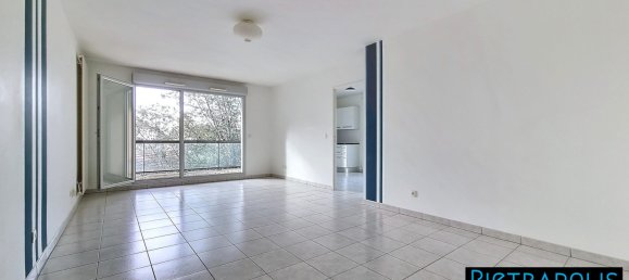 3 bedrooms Apartment in Lyon, France No. 331359 2