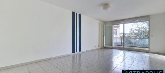 3 bedrooms Apartment in Lyon, France No. 331359 5