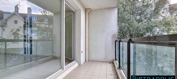 3 bedrooms Apartment in Lyon, France No. 331359 8