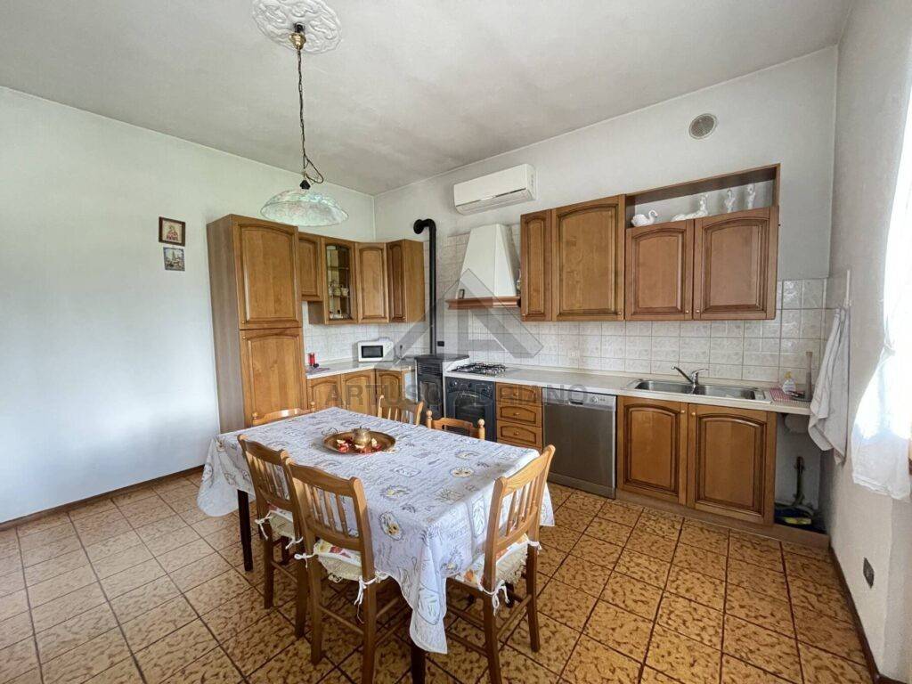 Villa T3 em San Zenone degli Ezzelini, Italy N.º 216246