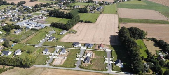 733m² Land in Criquetot-sur-Ouville, France No. 356983 4