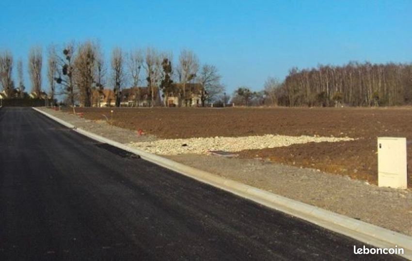 733m² Land in Criquetot-sur-Ouville, France No. 356983