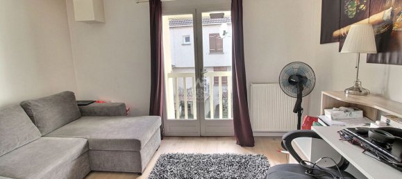 3 bedrooms House in Morainvilliers, France No. 170995 10