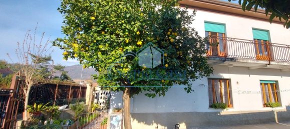 Casa de 3 dormitorios en Carrara, Italy No. 45686 3