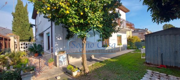 Casa de 3 dormitorios en Carrara, Italy No. 45686 2