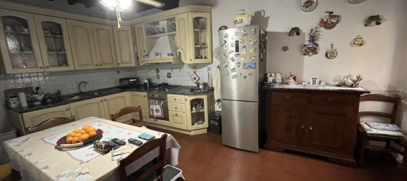 4-Zimmer Haus in Campi Bisenzio, Italy, Nr. 71290 5