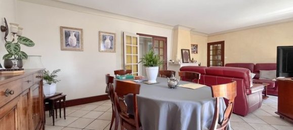 Casa de 4 dormitorios en Bressuire, France No. 307739 3