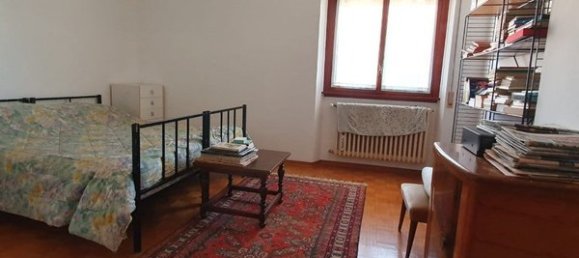 Квартира с 10 комнатами в Пезаро, Италия № 172068 3