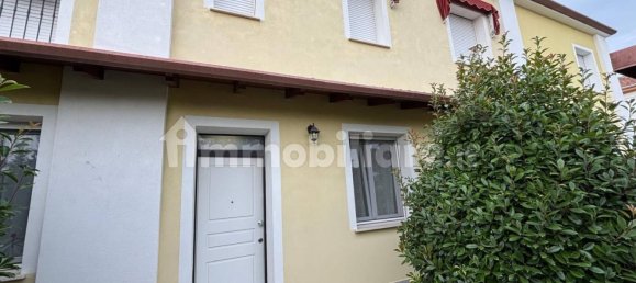 2 bedrooms Apartment in Vigarano Mainarda, Italy No. 379606 4