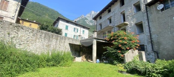 6 bedrooms House in Losine, Italy No. 378655 2