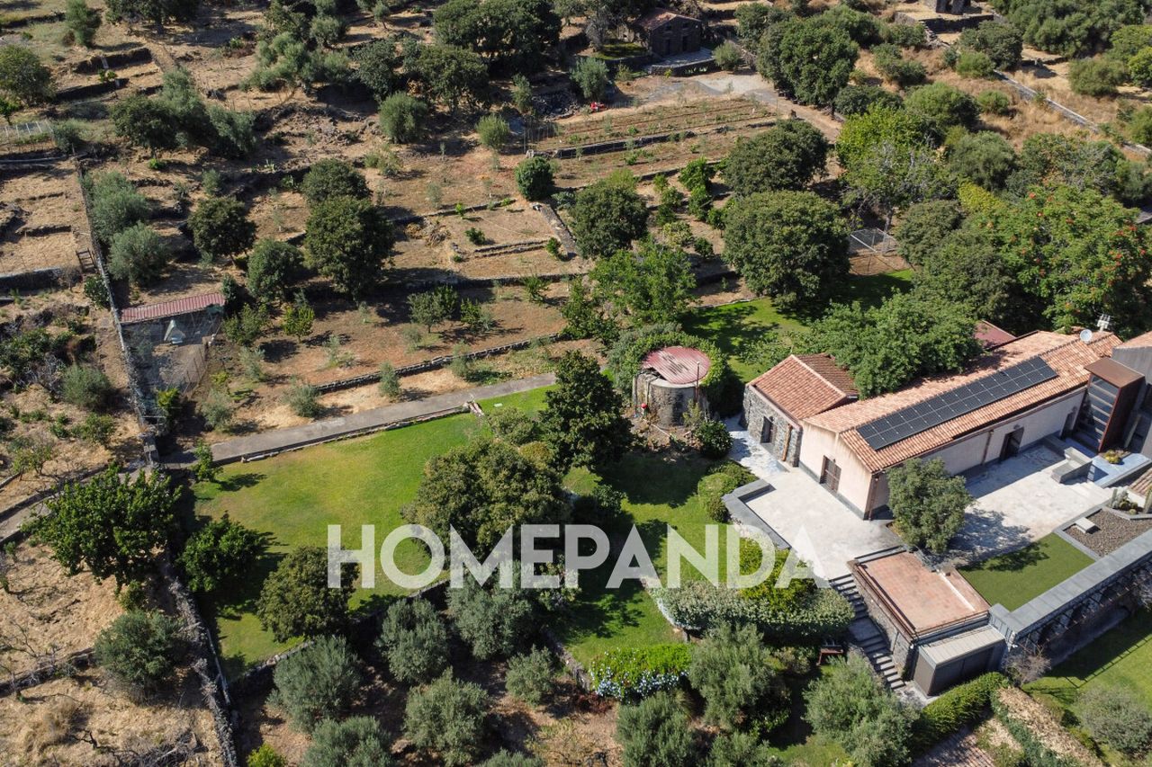 Дом с 9 комнатами в Ачи Кастелло, Италия № 306359