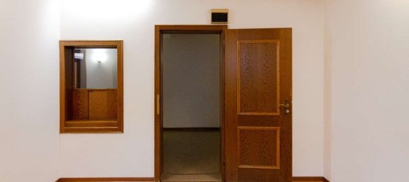 8-salle Propriété commerciale à Baden-Wurttemberg, Germany No. 51347 3