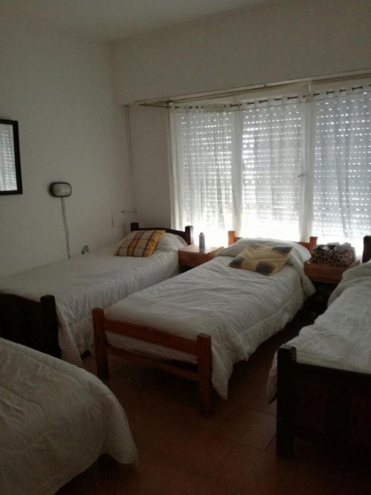 4 bedrooms House in Mar del Plata, Argentina No. 80161