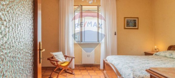 Apartamento de 2 dormitorios en Ischia di Castro, Italy No. 308673 19