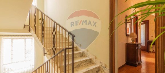 Apartamento de 2 dormitorios en Ischia di Castro, Italy No. 308673 3