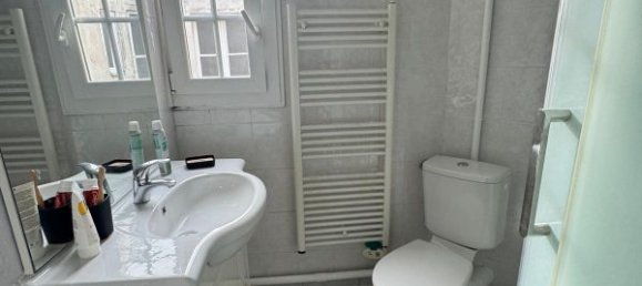 1 bedroom Apartment in Paris, France No. 167010 10