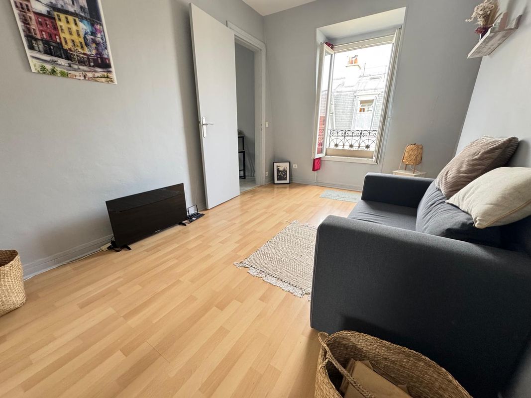 1 bedroom Apartment in Paris, France No. 167010