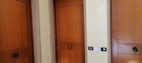 Квартира с 2 комнатами в Лечче, Италия № 25935 3