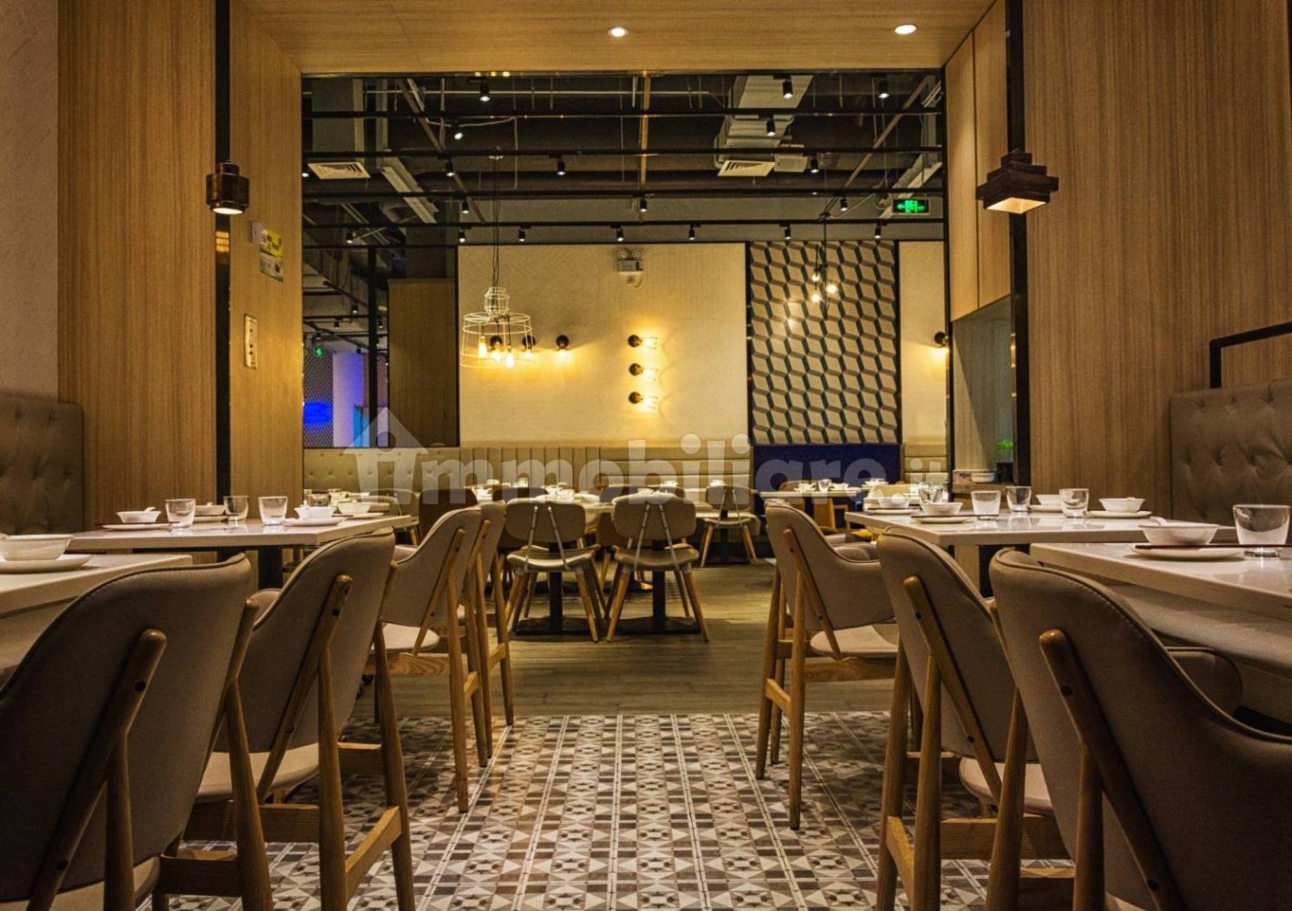 3 rooms Commercial property in Lissone, Italy No. 213935